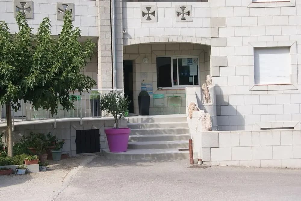 Appart hôtel les rochers - Photo 1