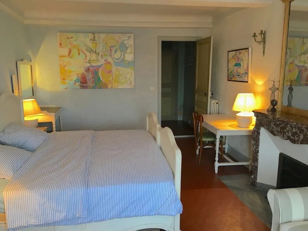 Les Chapeliers - Photo 1