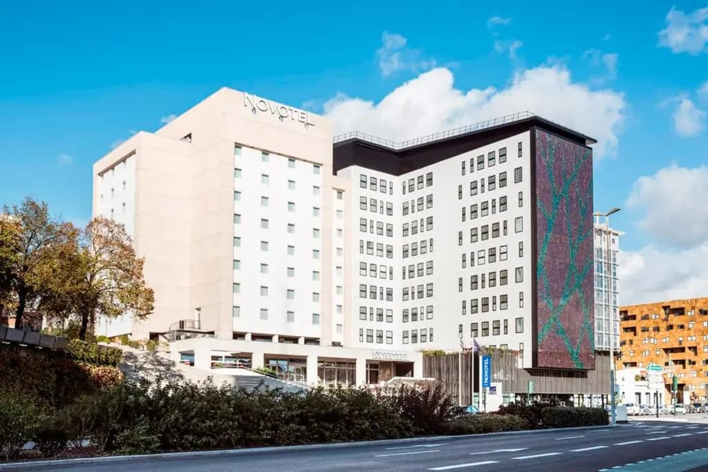 Novotel Bordeaux Centre-Ville - Photo 1