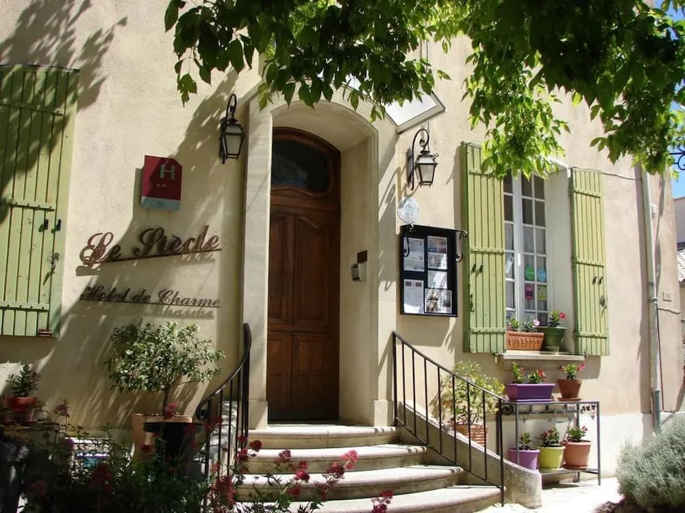Hôtel Le Siècle - Photo 1
