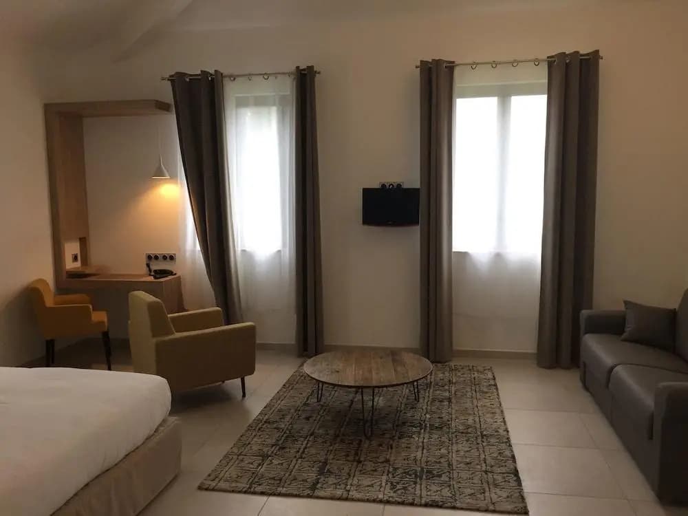Hotel Domaine du Cros d'Auzon - Photo 1