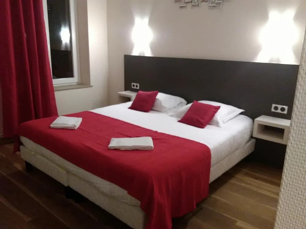 Hôtel Le Provençal - Photo 1