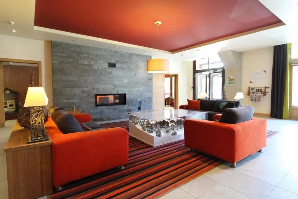 1-bed apartment in 5* Residence with mountain views, ski in, ski out - Photo 1