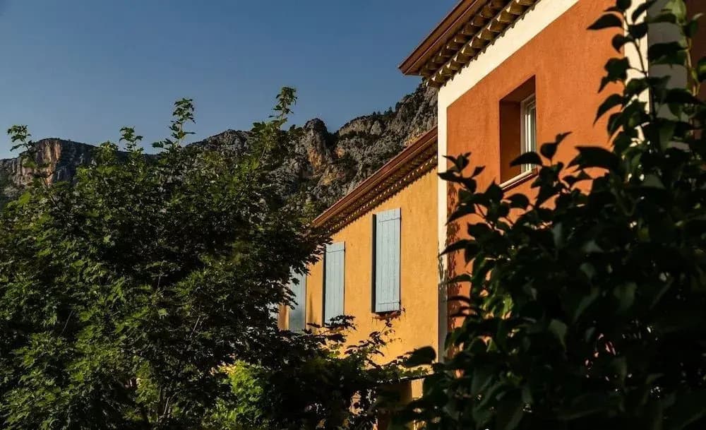 Hôtel les Restanques de Moustiers - Photo 1