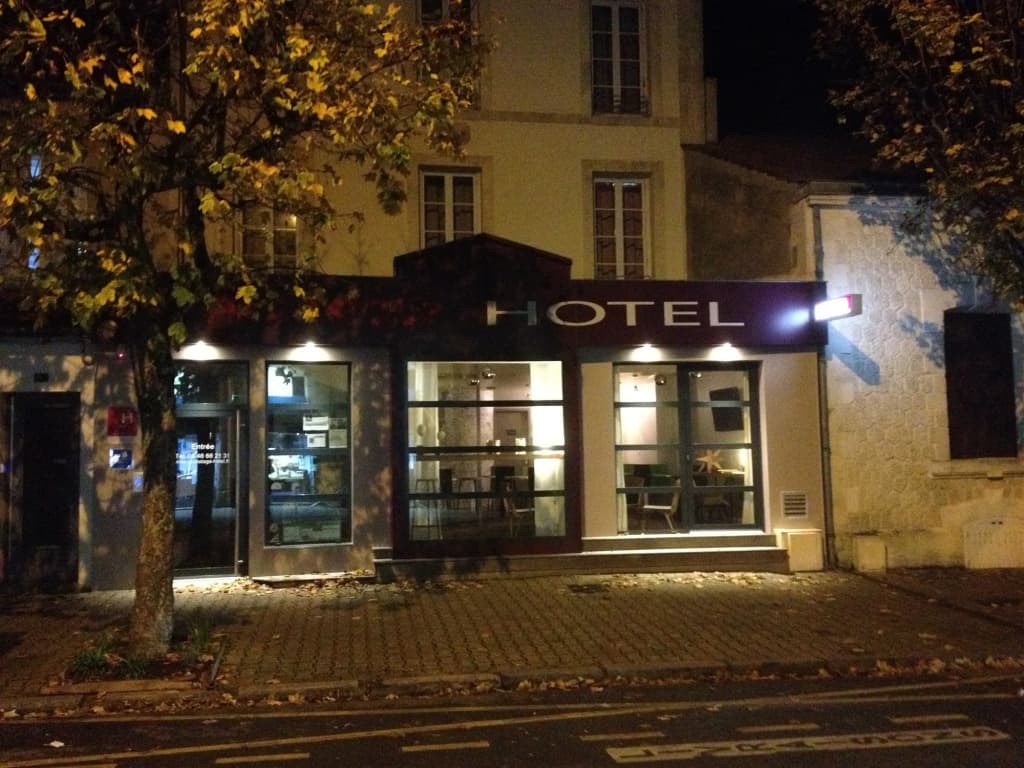 Accostage Hotel - Photo 1