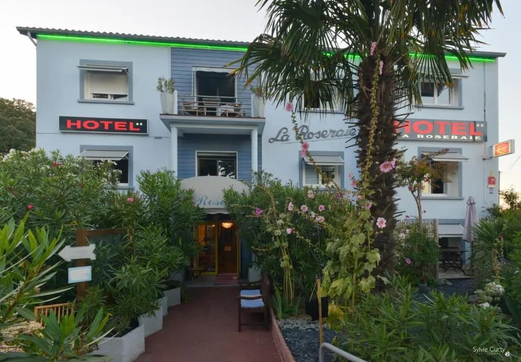 Hotel La Roseraie - Photo 1