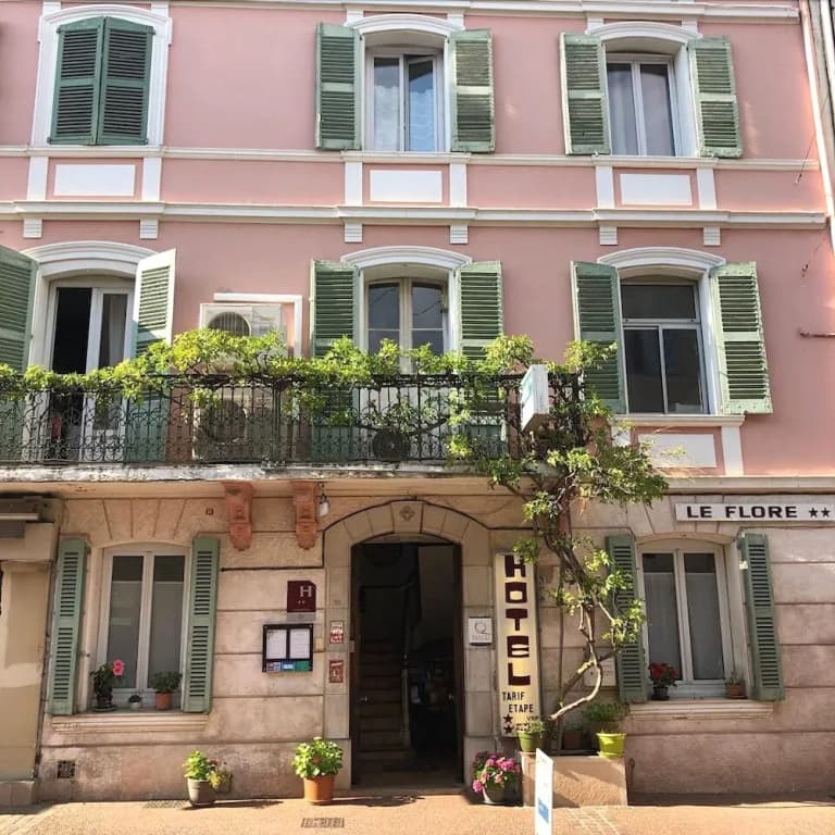 Hôtel Le Flore - Photo 1