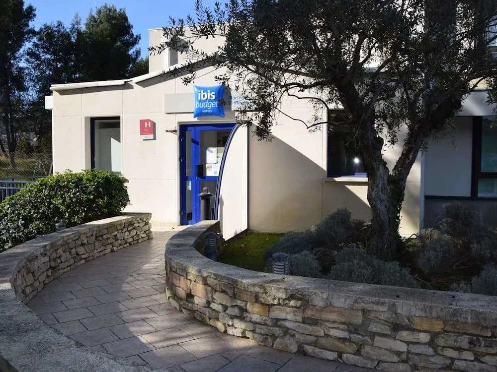 ibis budget Marseille Est Porte d'Aubagne - Photo 1