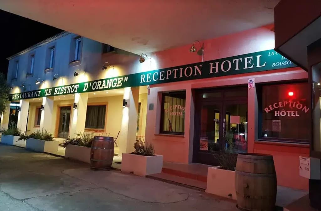 Hôtel Le Bistrot D'orange - Photo 1