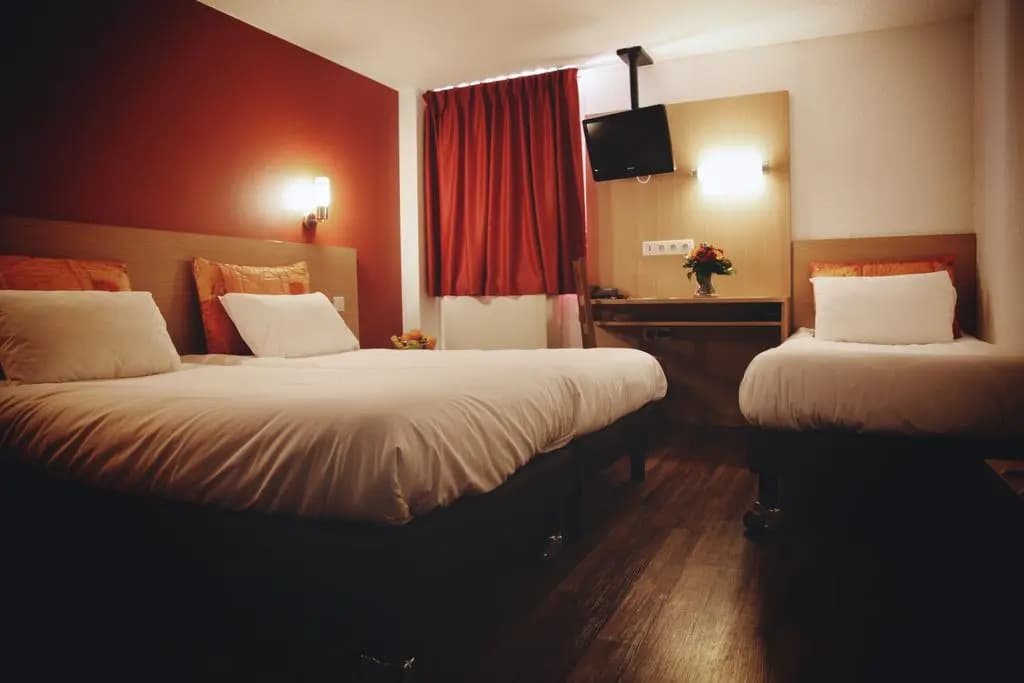 La Roseraie - Hotel & Restaurant - Photo 1