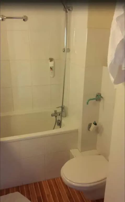 ibis Arles - Photo 1
