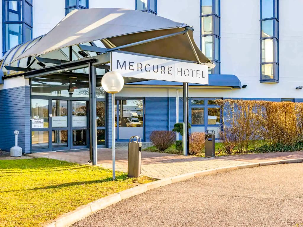Mercure Lyon Est Villefontaine - Photo 1