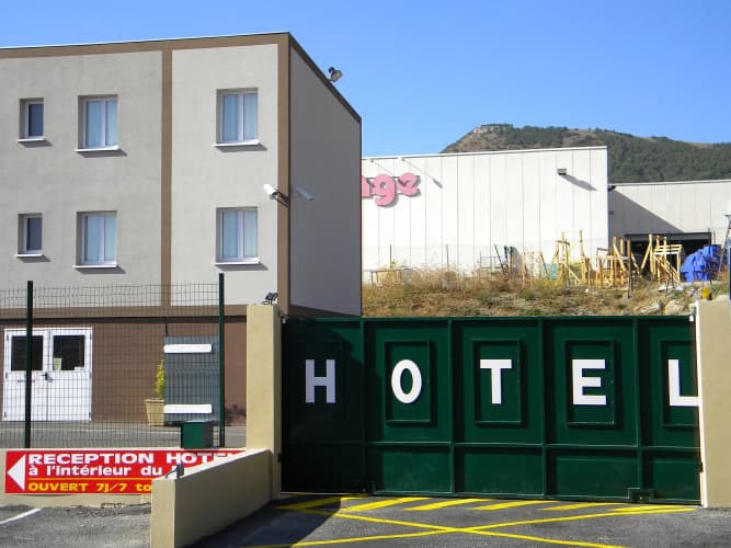Cit'Hotel Restaurant Bowling de Millau